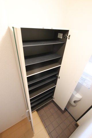 収納　シューズボックス