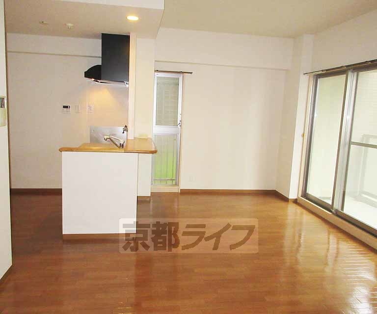 居室・リビング　約１２帖で広々です