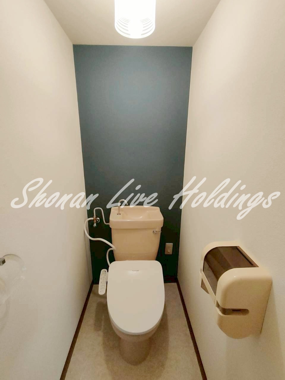 トイレ　温水洗浄便座付きトイレ