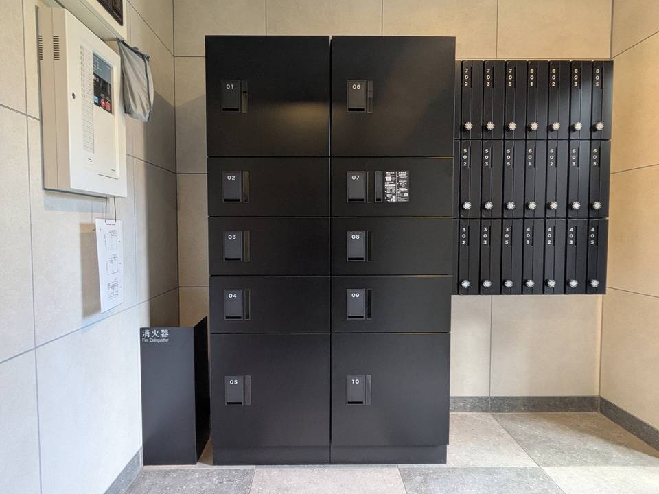 エントランス　宅配ボックス