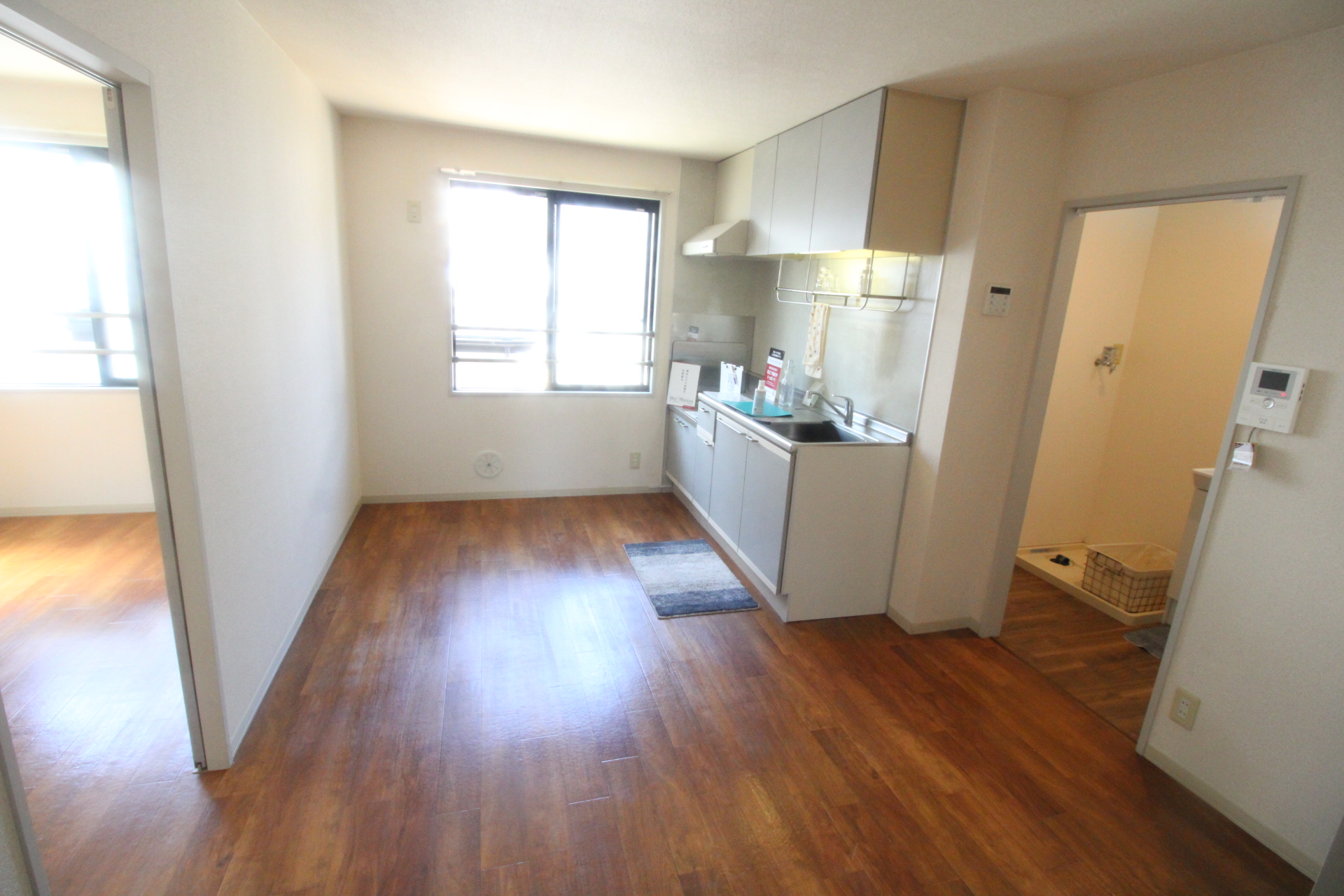 キッチン　窓もあり、日当たりも良いキッチン！！