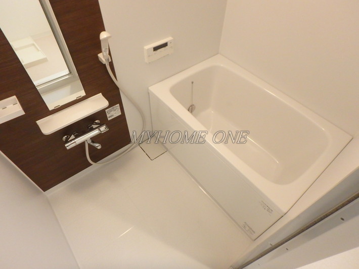 バス・シャワールーム　追い焚き付浴室