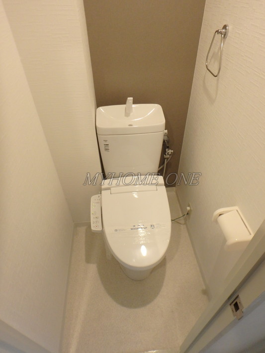 トイレ　温水洗浄便座