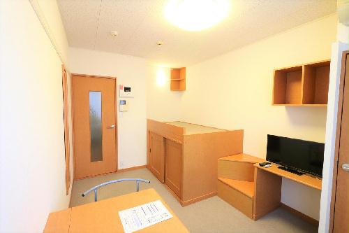 居室・リビング　大型家具家電付きにより初めての一人暮らしの方も安心！