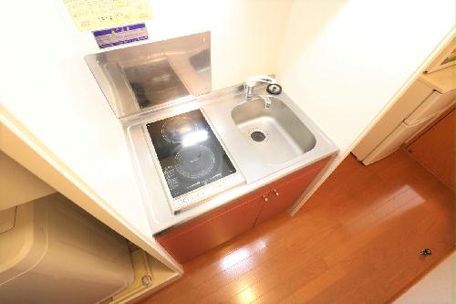 キッチン　２口コンロ付きラジエントヒータを設置