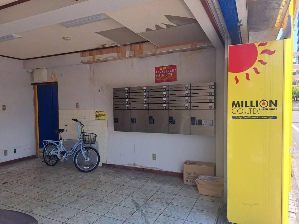 エントランス　宅配ボックス