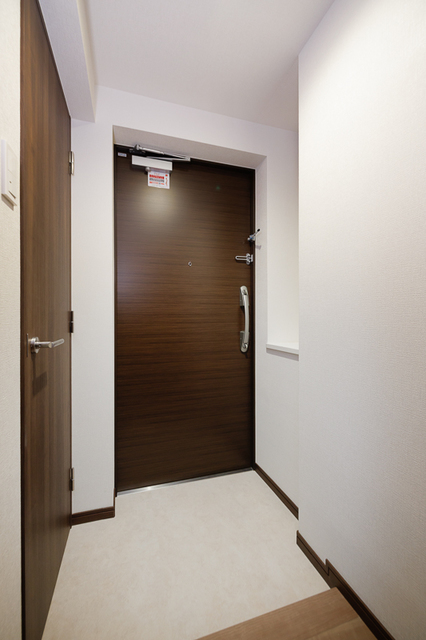 玄関　※写真は同タイプ住戸です。