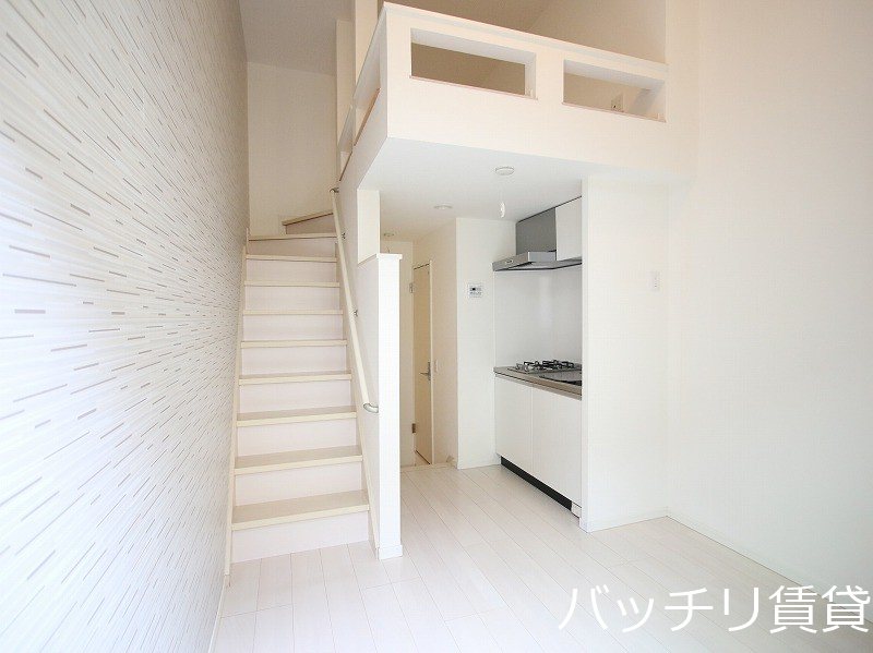 居室・リビング　同型タイプの為現状を優先致します。