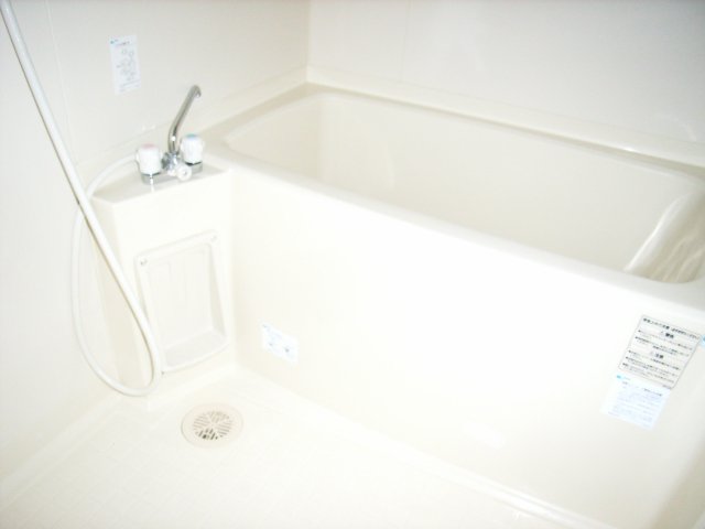 バス・シャワールーム　同物件別号室のものです。