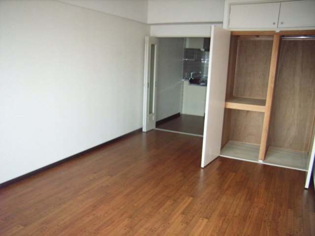 収納　同物件別号室のものです。