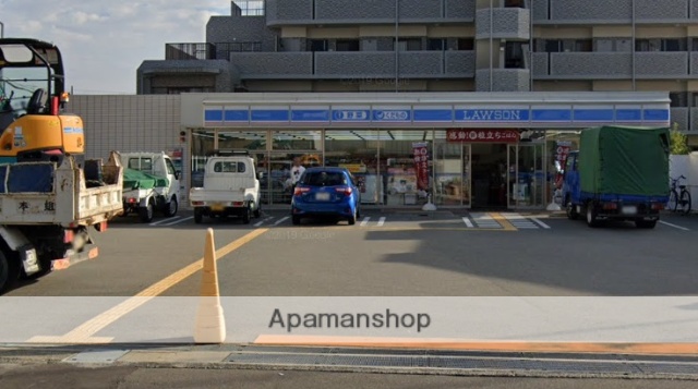 コンビニ　ローソン（コンビニ）まで827m