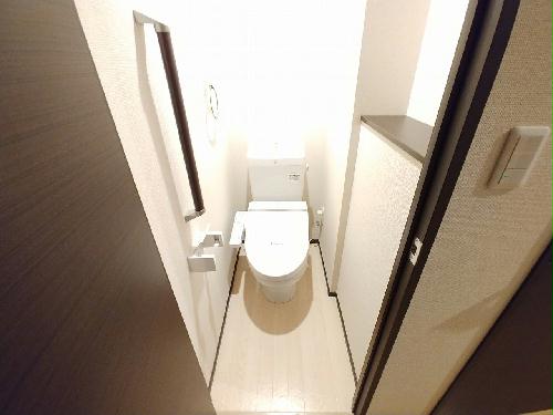 トイレ　温水洗浄便座付き