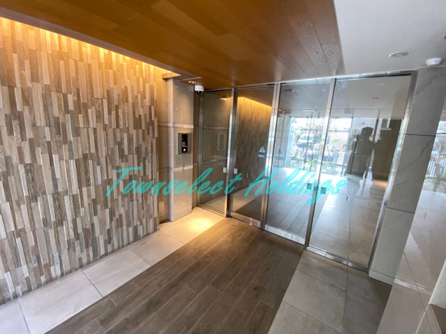 エントランス　清潔なエントランスです