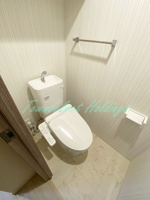 トイレ　温水洗浄便座付き♪