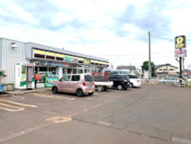 コンビニ　デイリーヤマザキ長岡悠久山店（コンビニ）まで566m