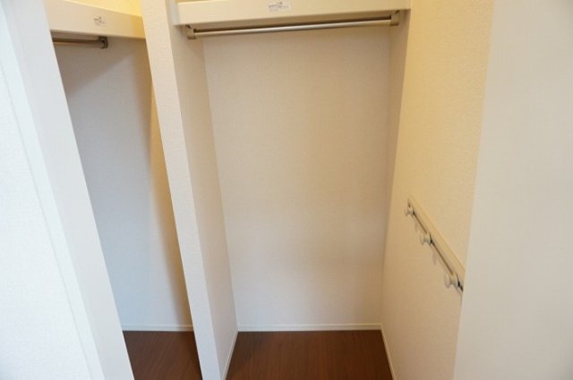 収納　掲載写真は同型の左右反転の部屋を掲載しております。仕様等が異