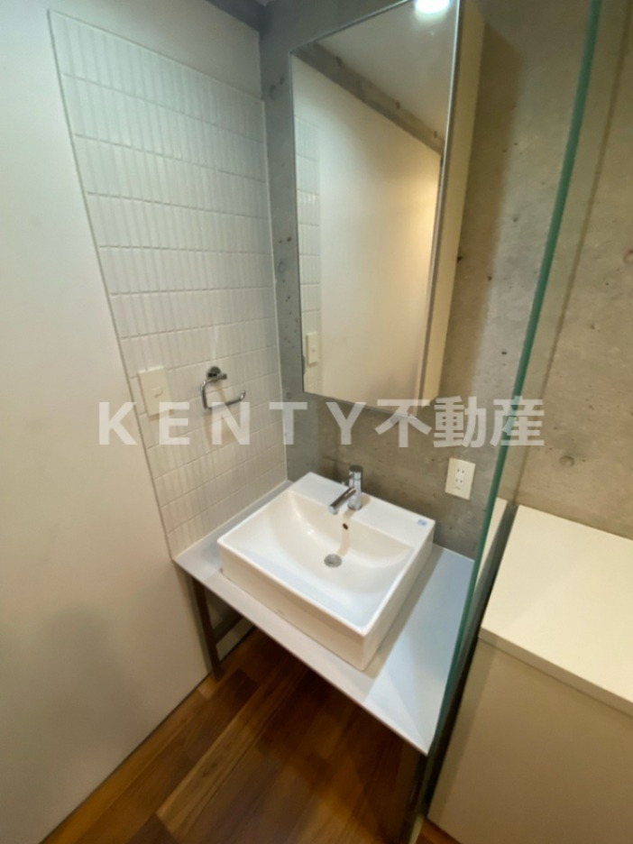 洗面設備　脱衣スペースもあります