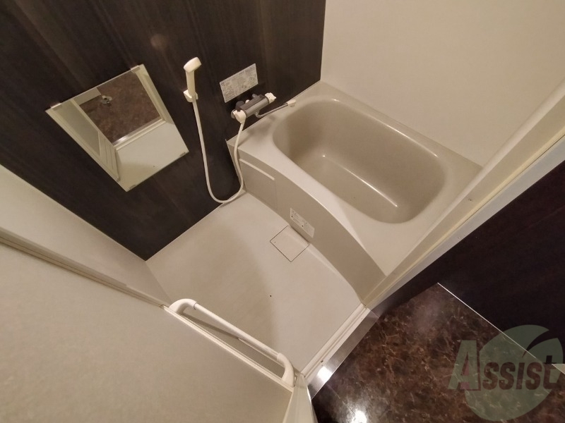 バス・シャワールーム　お風呂になります。一日の疲れを癒してくださいね。