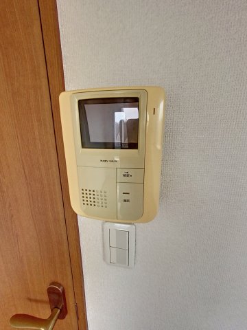 セキュリティ　来訪者が確認できる女性に安心の「TVモニターホン」