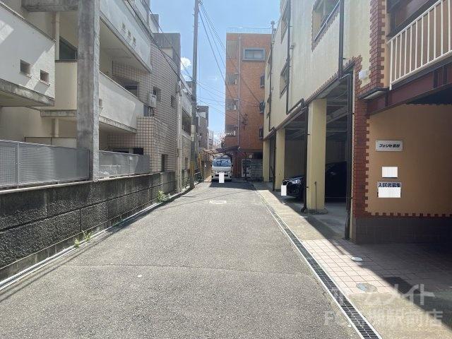 その他　前面道路（その他）まで1m