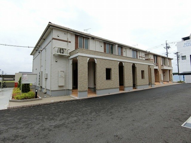 建物外観　落ち着いた雰囲気の外観です