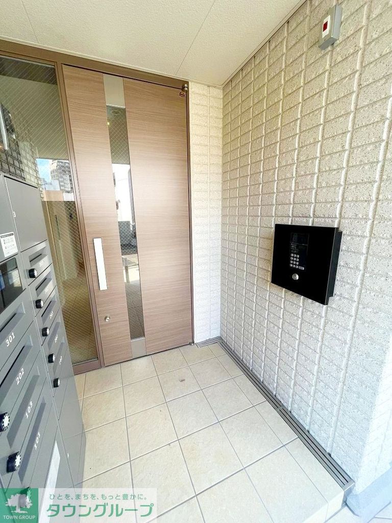エントランス　お問合せはタウンハウジングまで！※現地待合わせ相談可能