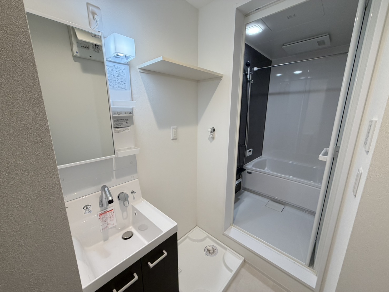 洗面設備　※同建物１階同タイプ写真です。ご参考下さい。