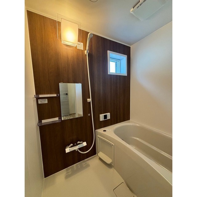 バス・シャワールーム　追い焚き完備