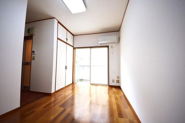 居室・リビング　★明るい居室★