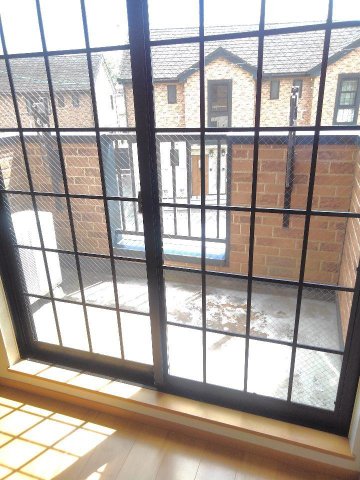 バルコニー　外からの目が気にならないバルコニーで洗濯物が干せます