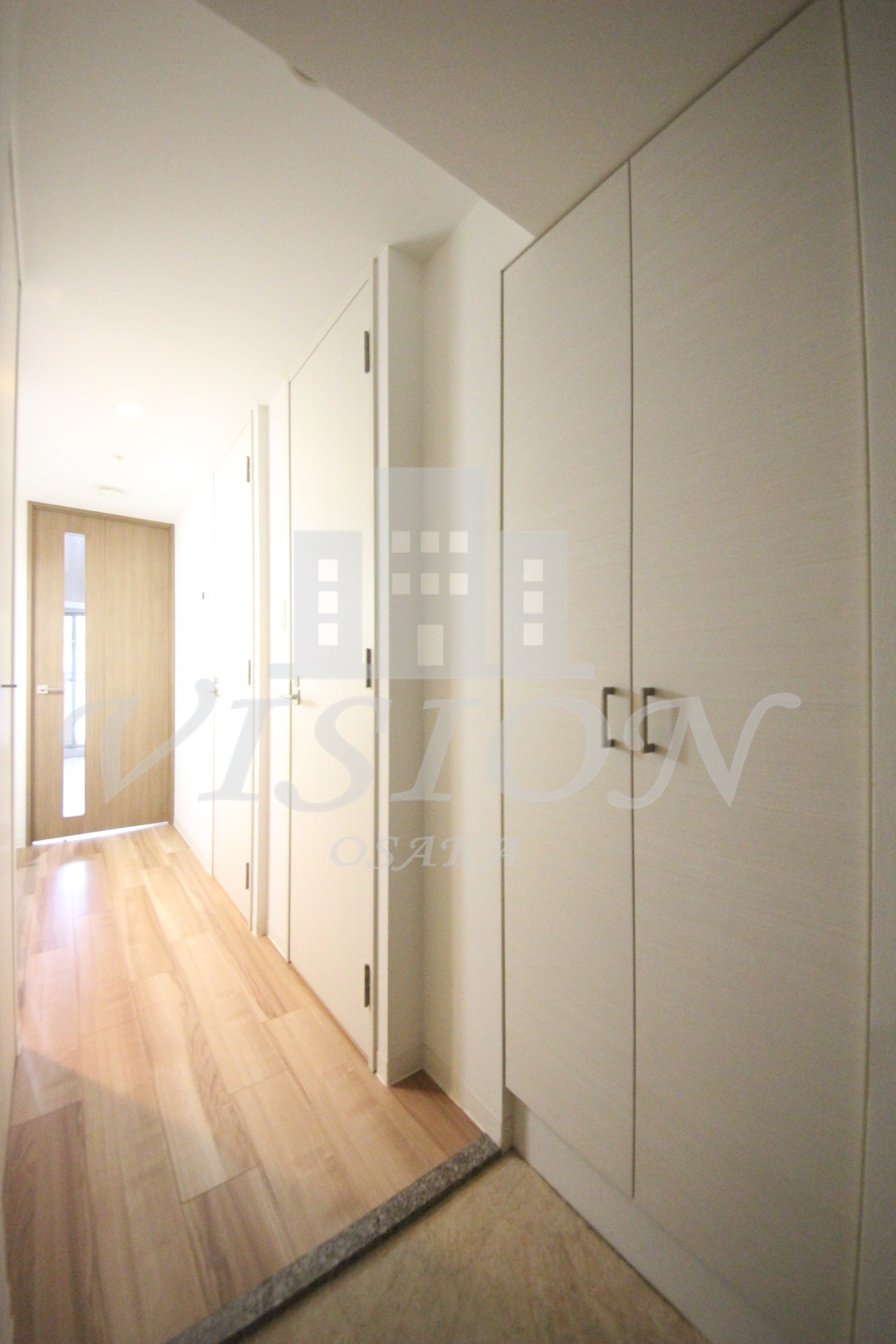 玄関　室内写真は別室のものです