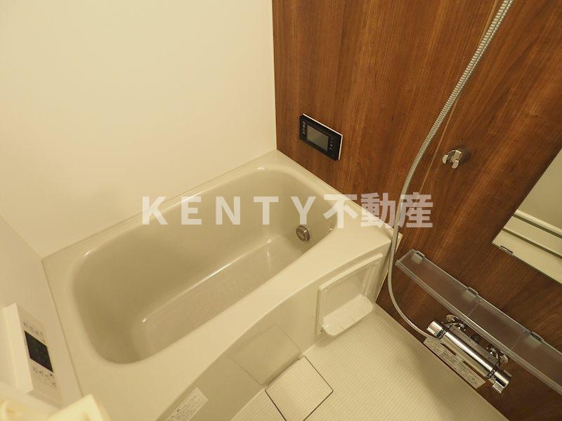 バス・シャワールーム　コンパクトで使いやすいお風呂です