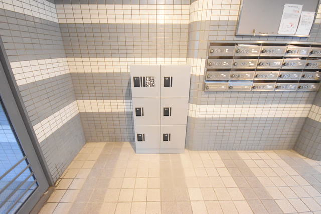 ロビー　宅配ＢＯＸ