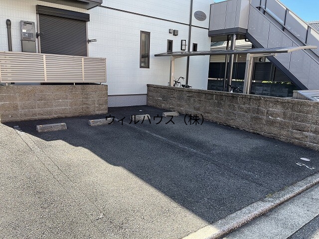 駐車場　敷地内駐車場！