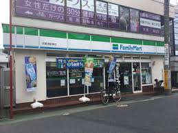 コンビニ　ファミリーマート武蔵境駅南店（コンビニ）まで685m