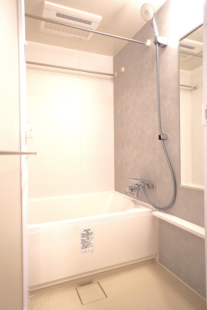 バス・シャワールーム　※写真は同タイプ住戸です。