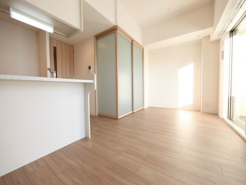 居室・リビング　ＬＤＫ10.9帖　洋室4帖と仕切ってもつなげても使えます