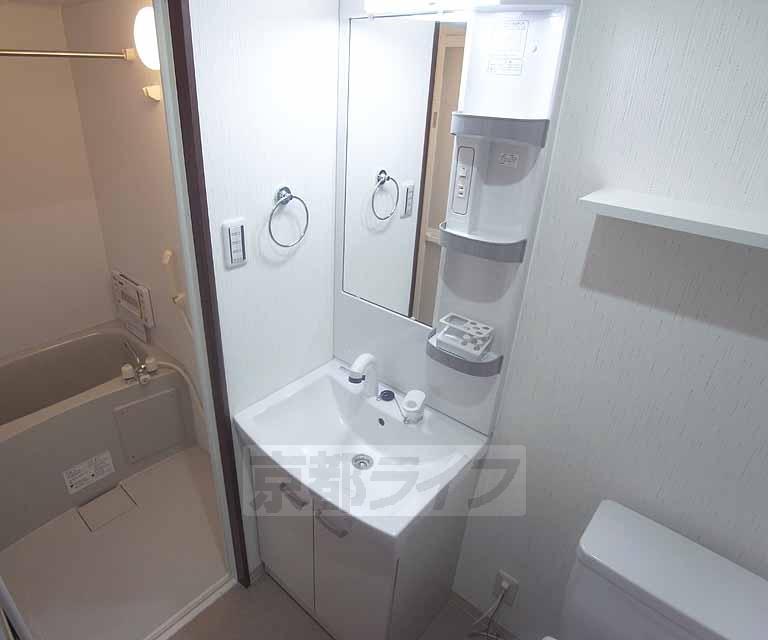 洗面設備　シャンプードレッサー付きです