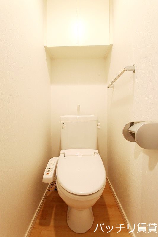 トイレ　※同マンション別部屋写真の為、現状優先。