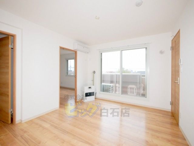 居室・リビング　広々としたリビングです♪