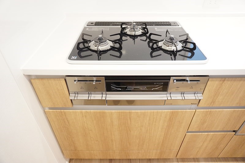 キッチン　３口コンロ付きシステムキッチン