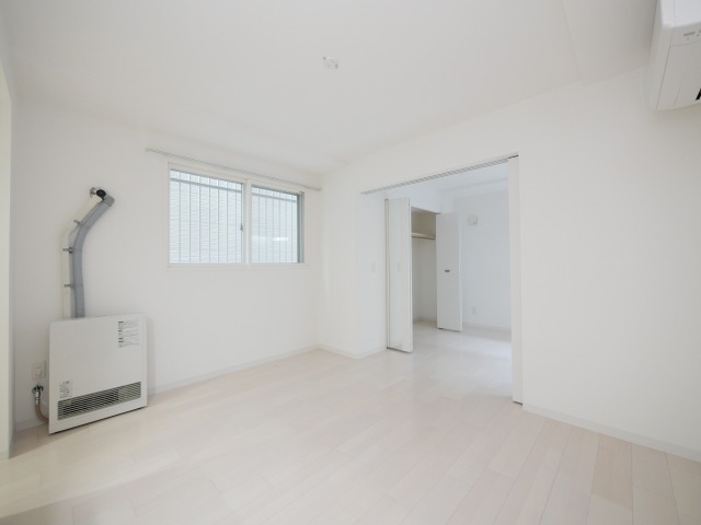 居室・リビング　★人気の都市ガス物件！　★エアコン付き・ペット飼育可能！