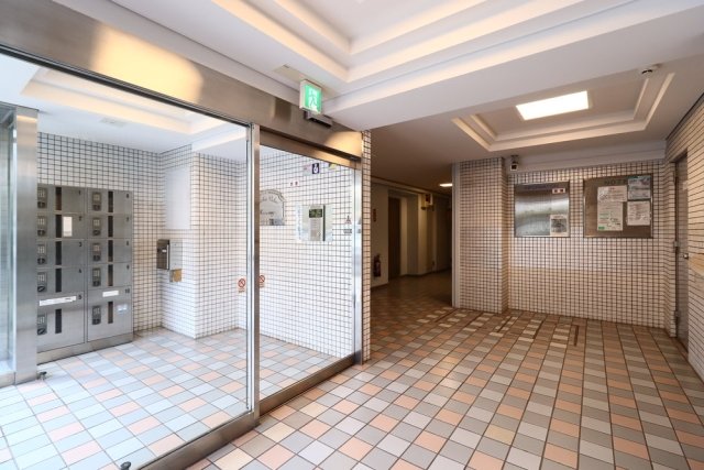 エントランス　清潔なエントランスです