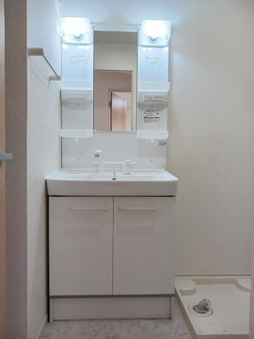 洗面設備　広い洗面スペース