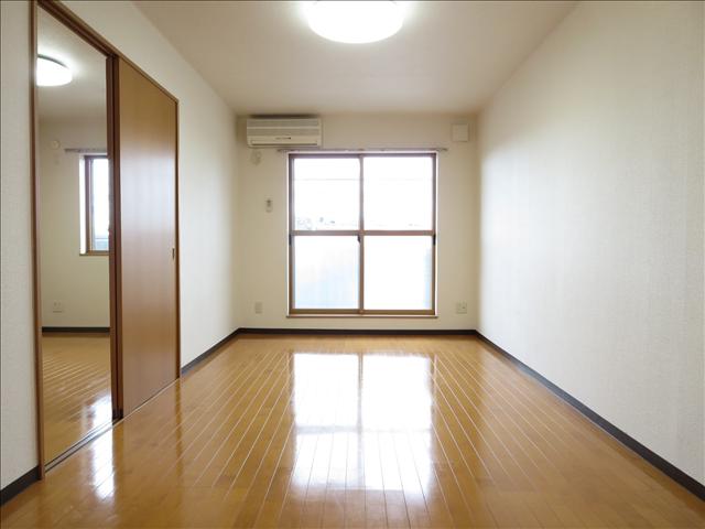 居室・リビング　広々リビングスペース