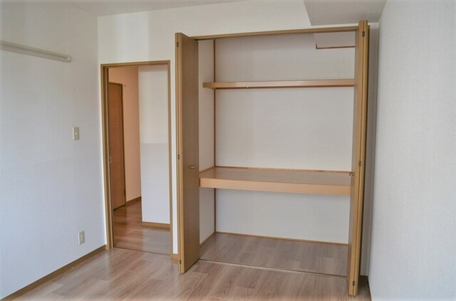 その他部屋・スペース　洋室(2)（別角度）