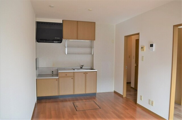 居室・リビング　ダイニングキッチン（別角度）