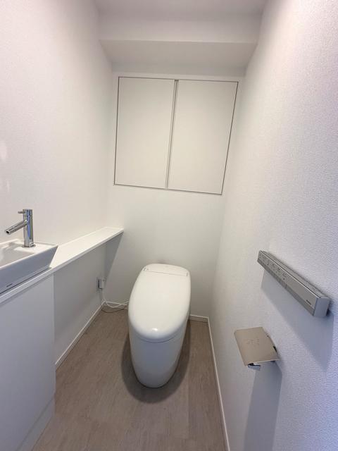 トイレ　※写真は同タイプ住戸です。