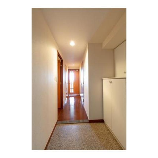 玄関　※写真は同タイプ住戸です。