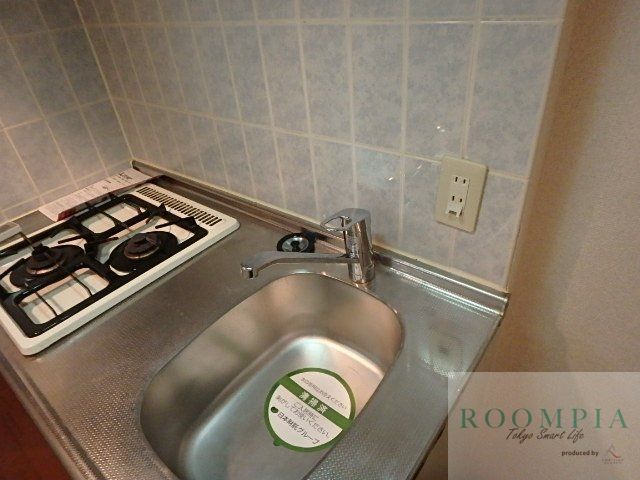 キッチン　※同タイプの別のお部屋です。